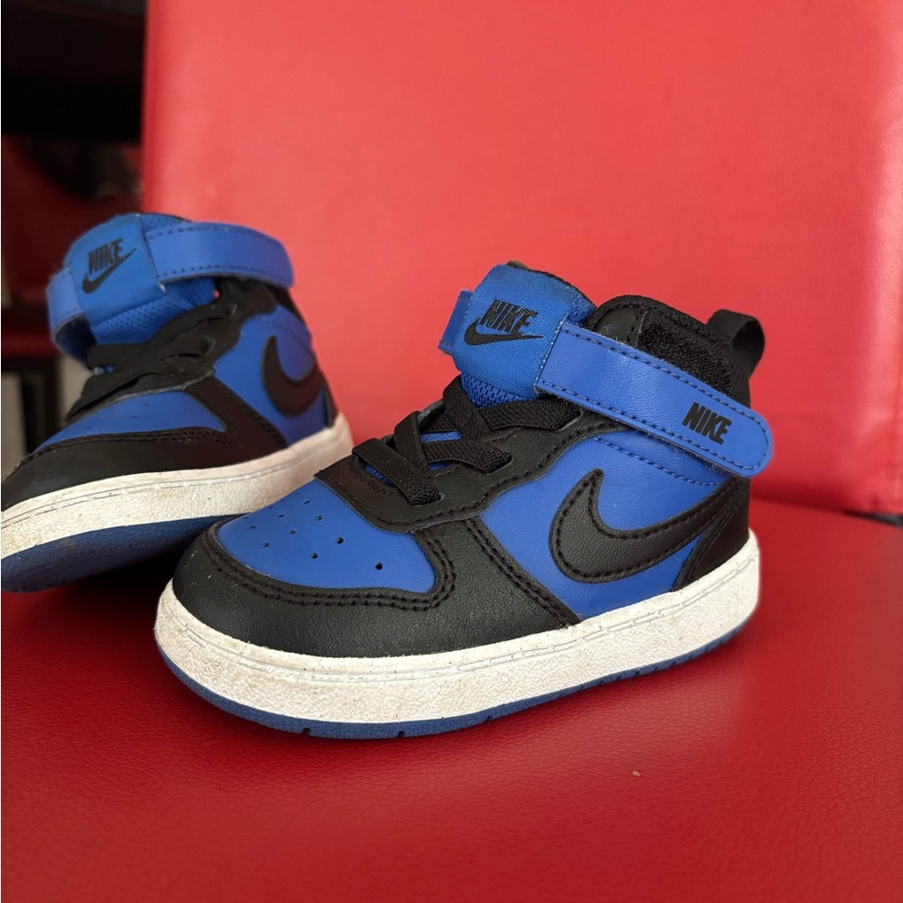 Nike Kids Black and Blue Sneakers